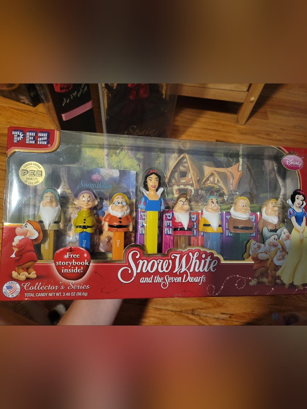 Snow White and the Seven Dwarfs Collector's PEZ Dispenser Set
